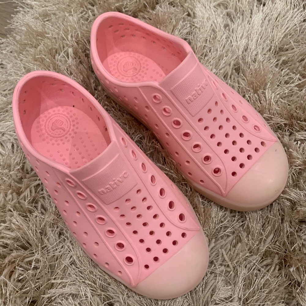 Native Glow in the Dark Jefferson, Size 10